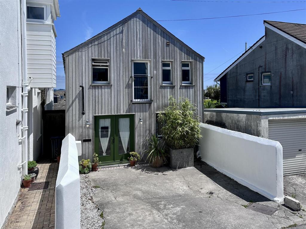 Main image of property: Minnie Place, Falmouth