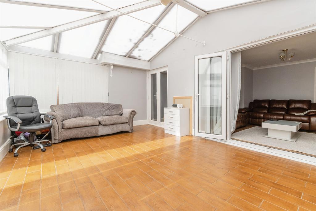 3 bedroom semidetached house for sale in Rookwood Drive, Stevenage, SG2