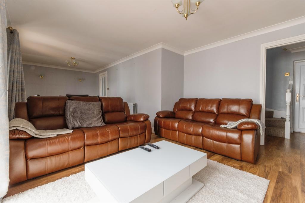 3 bedroom semidetached house for sale in Rookwood Drive, Stevenage, SG2