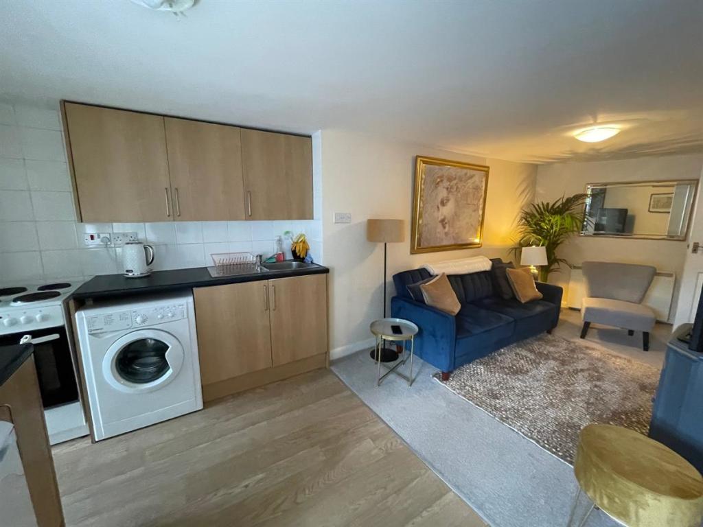 1 bedroom flat for sale in Park Hill Road, Torquay, TQ1