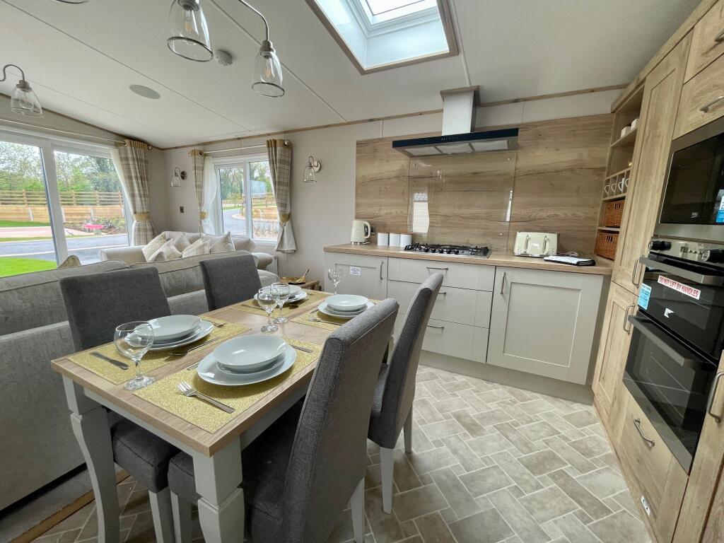 2 bedroom park home for sale in 3 Hillview, Hoburne Torbay, Grange Road, Paignton, TQ4