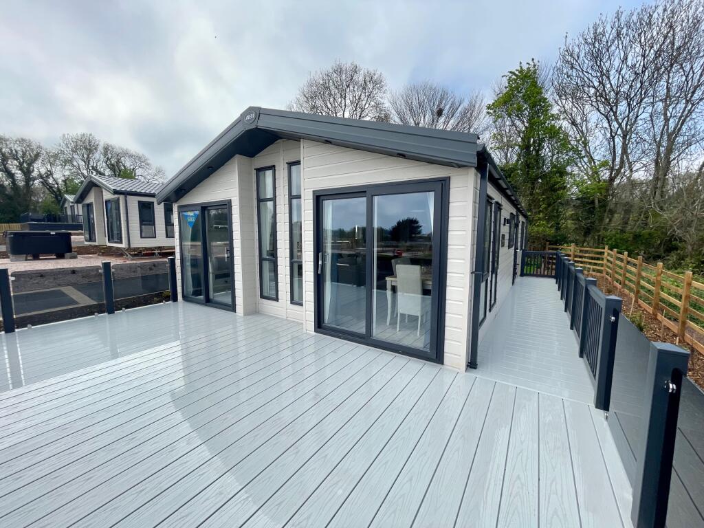 2 bedroom park home for sale in 29 Hillview, Hoburne Torbay, Grange Road, Paignton, TQ4