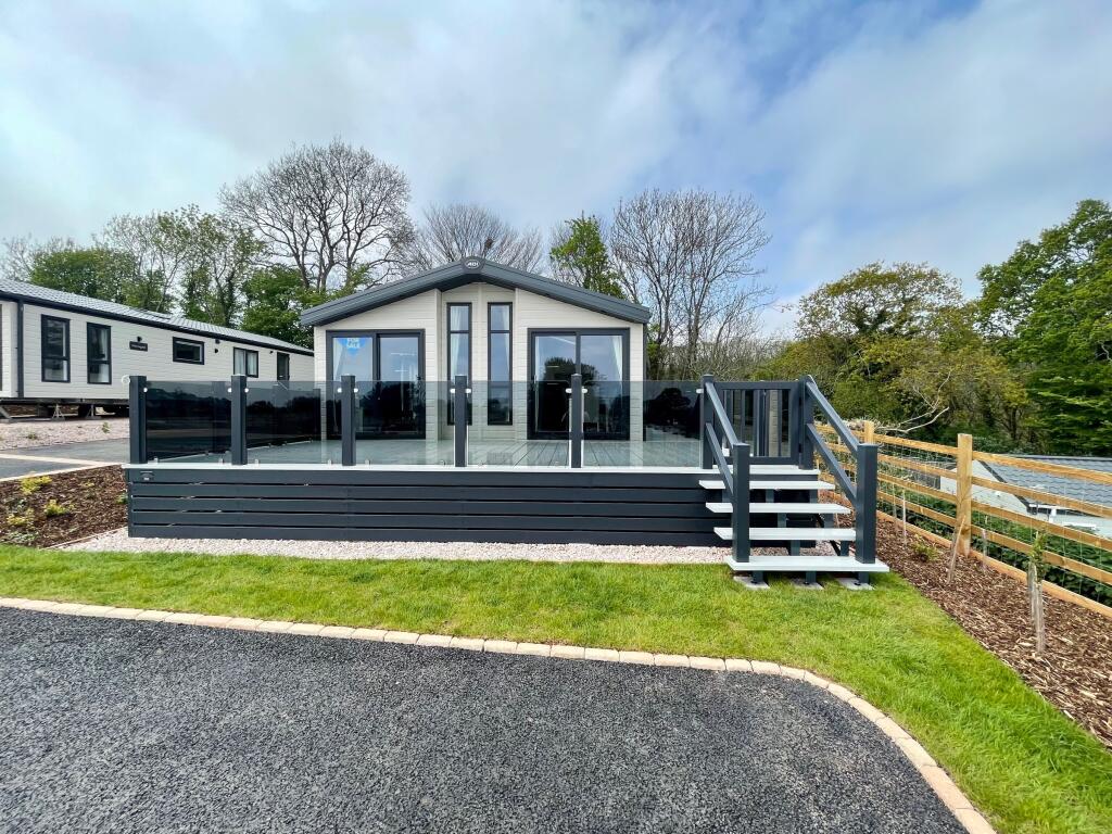 2 bedroom park home for sale in 29 Hillview, Hoburne Torbay, Grange Road, Paignton, TQ4