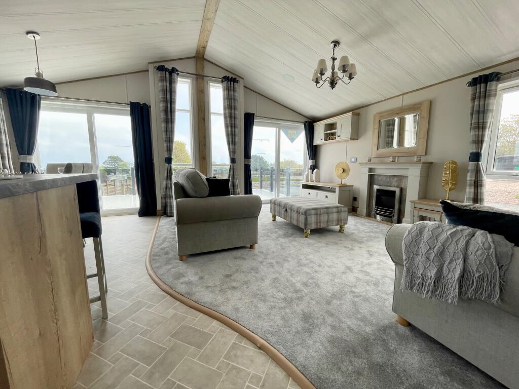 2 bedroom park home for sale in 29 Hillview, Hoburne Torbay, Grange Road, Paignton, TQ4