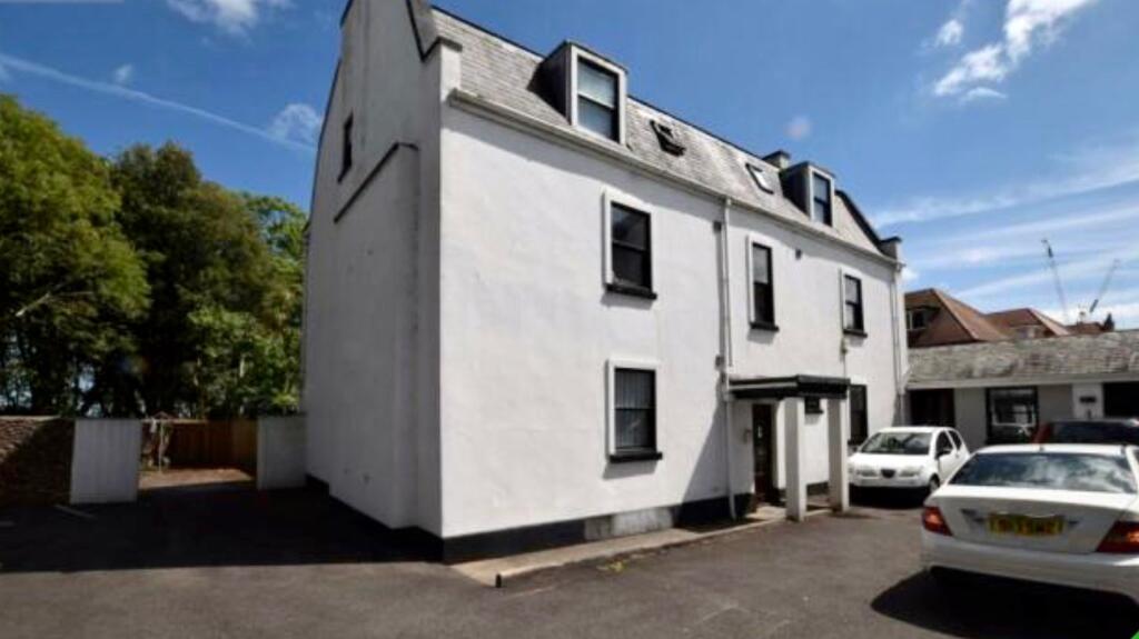 2 bedroom flat for sale in Oldenburg Park, Paignton, TQ3