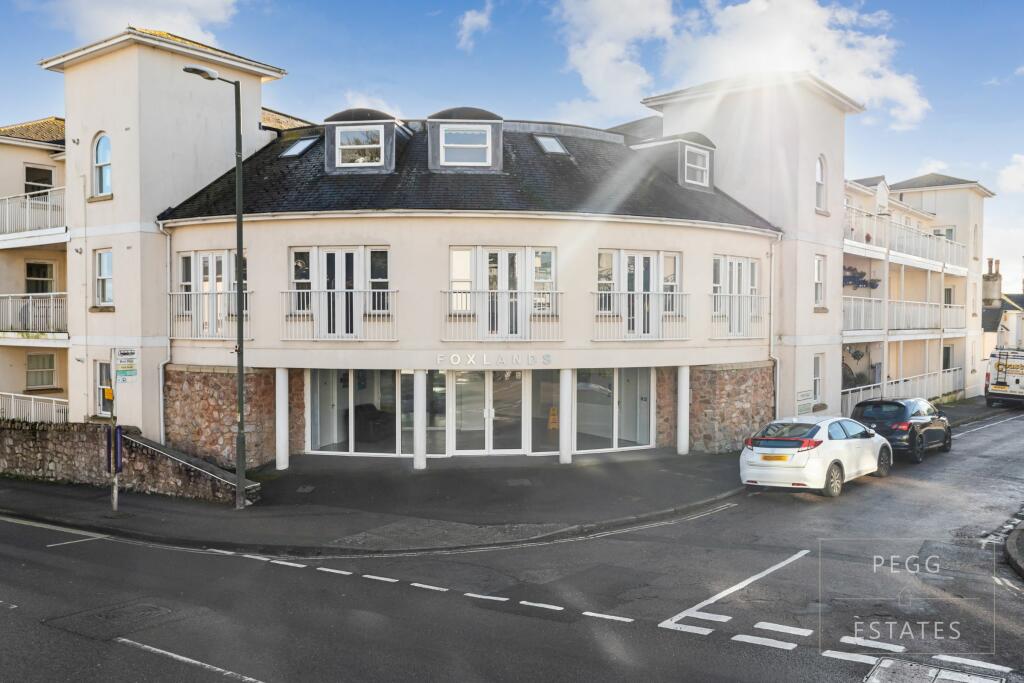 3 bedroom flat for sale in Foxlands, York Road, Torquay, TQ1