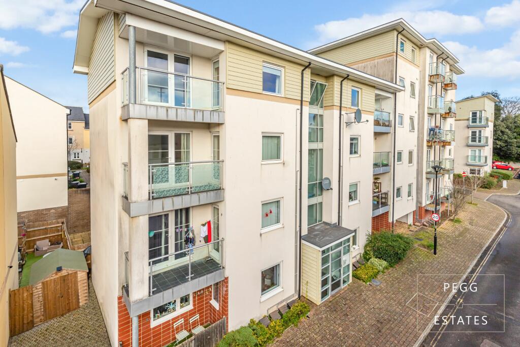 2 bedroom flat for sale in Oak Hill Road, Torquay, TQ1