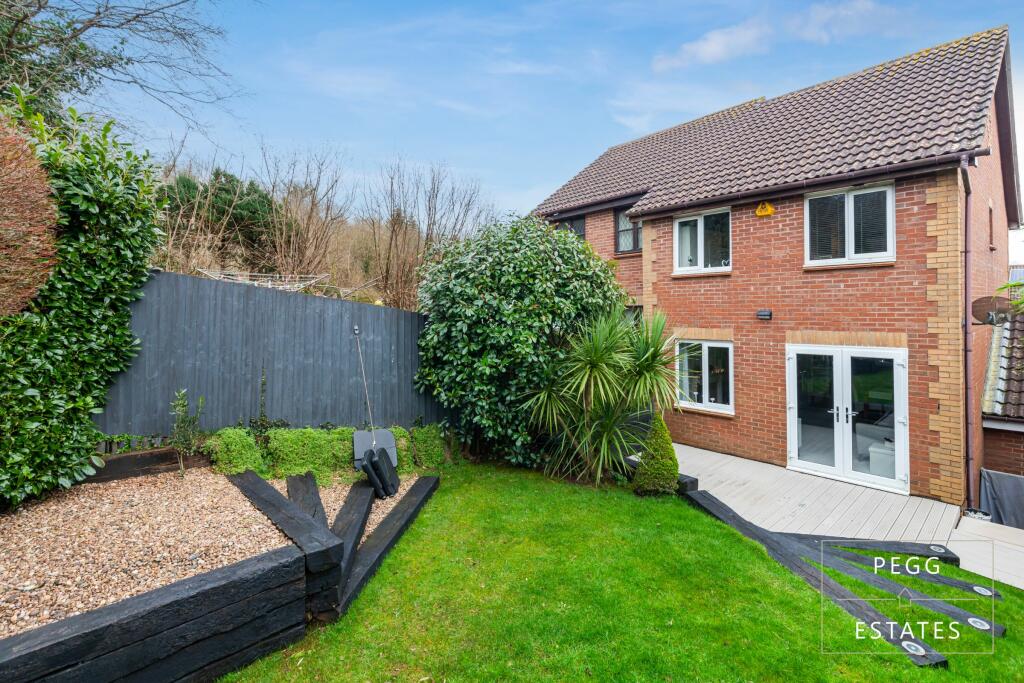 3 bedroom semidetached house for sale in Shearwater Drive, Torquay, TQ2