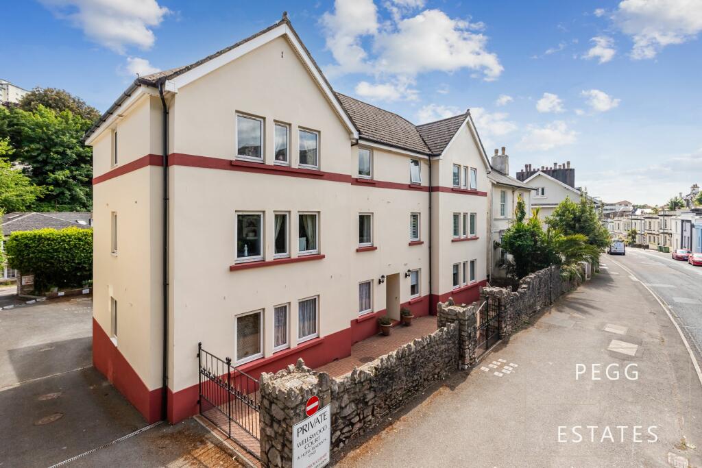 3 bedroom apartment for sale in Wellswood Court, Torquay, TQ1