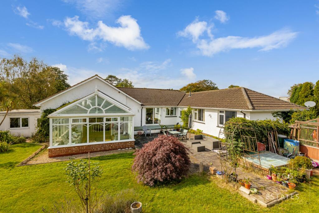 4 bedroom detached house for sale in Clarence Falls, Kingsgate Close