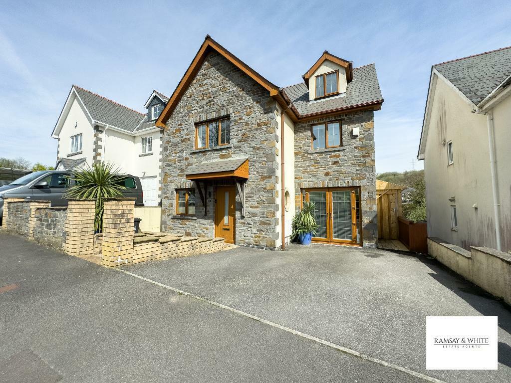 4 bedroom detached house for sale in Well St, Cefn Coed, Merthyr Tydfil