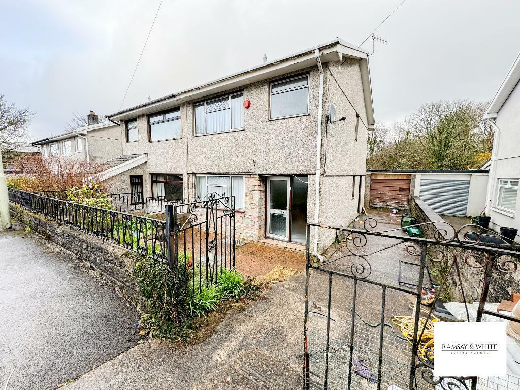 3 bedroom semidetached house for sale in Brecon Close, Hirwaun