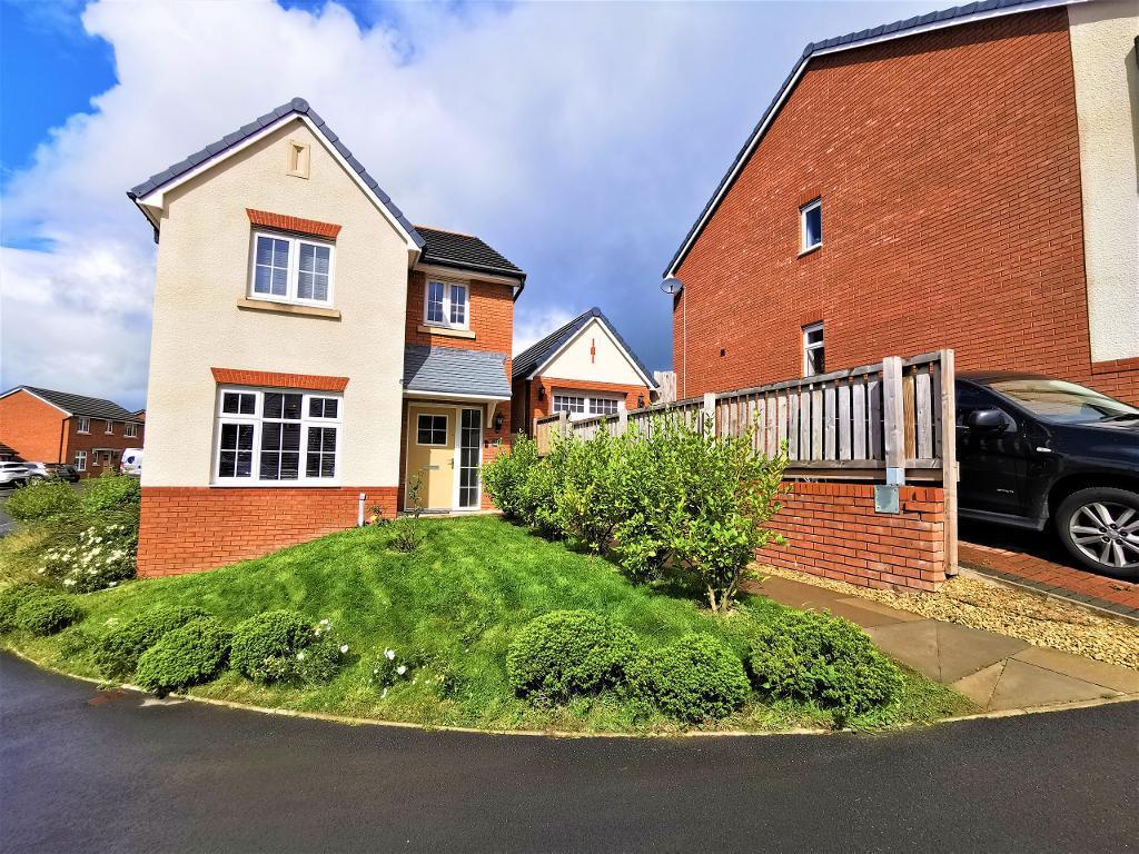 3 bedroom detached house for sale in Highfields, Tonyrefail, Porth, RCT