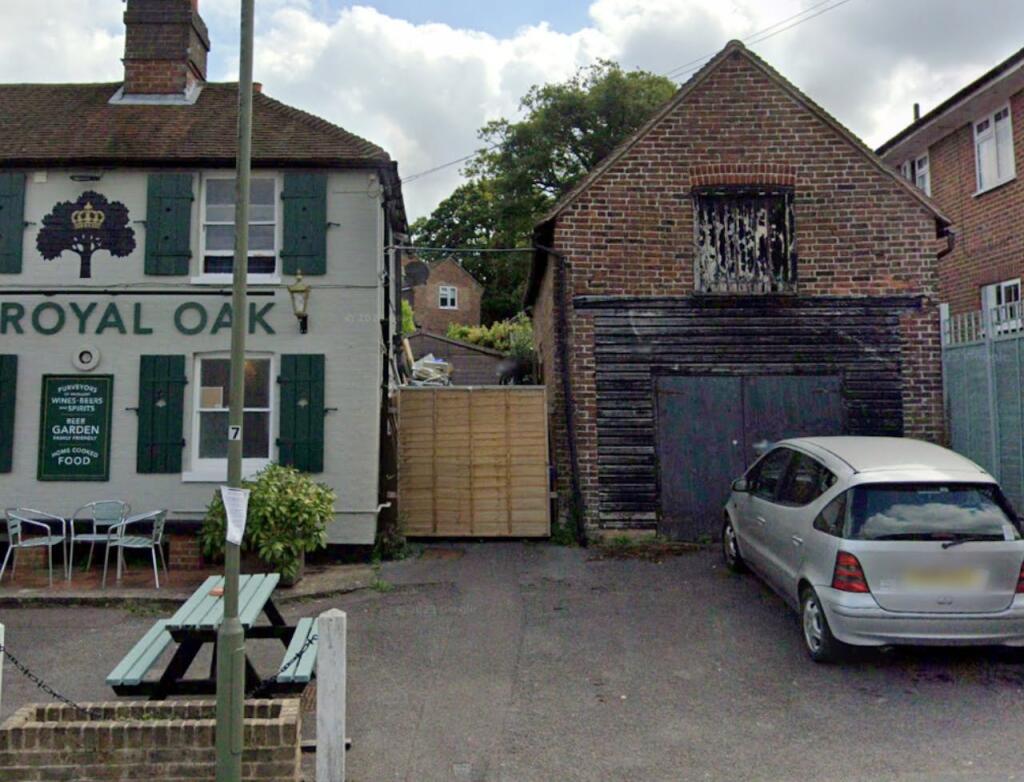 Commercial property for sale in Royal Oak Dormansland Garage, 5761