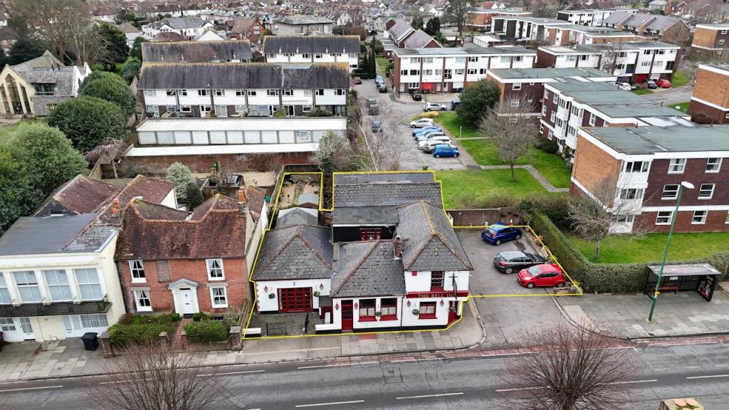 Main image of property: Bell Inn, 3 Broyle Road, Chichester, PO19 6AT