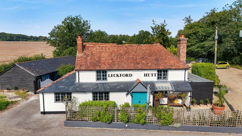 Leckford Hutt Stockbridge.jpg