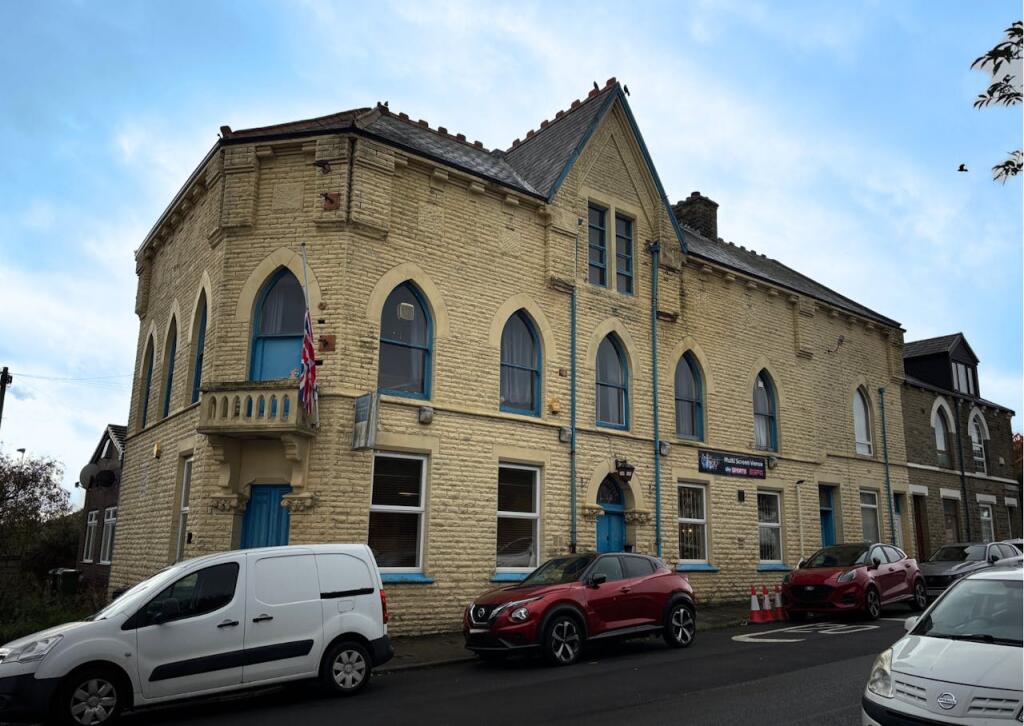 Main image of property: Mossley Central Conservative Club, 6-8 Mountain Street, Mossley, Ashton-under-Lyne, OL5 0EY