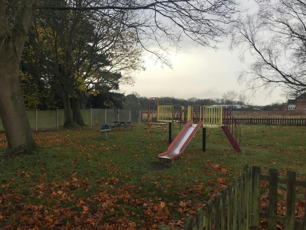 Three Lions Garden.jpg