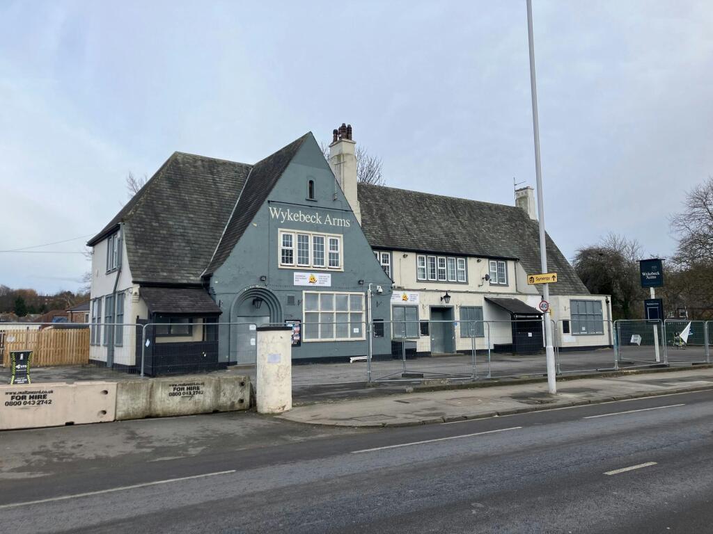 Main image of property: The Wykebeck Arms, Selby Road, Leeds, LS9 0EW