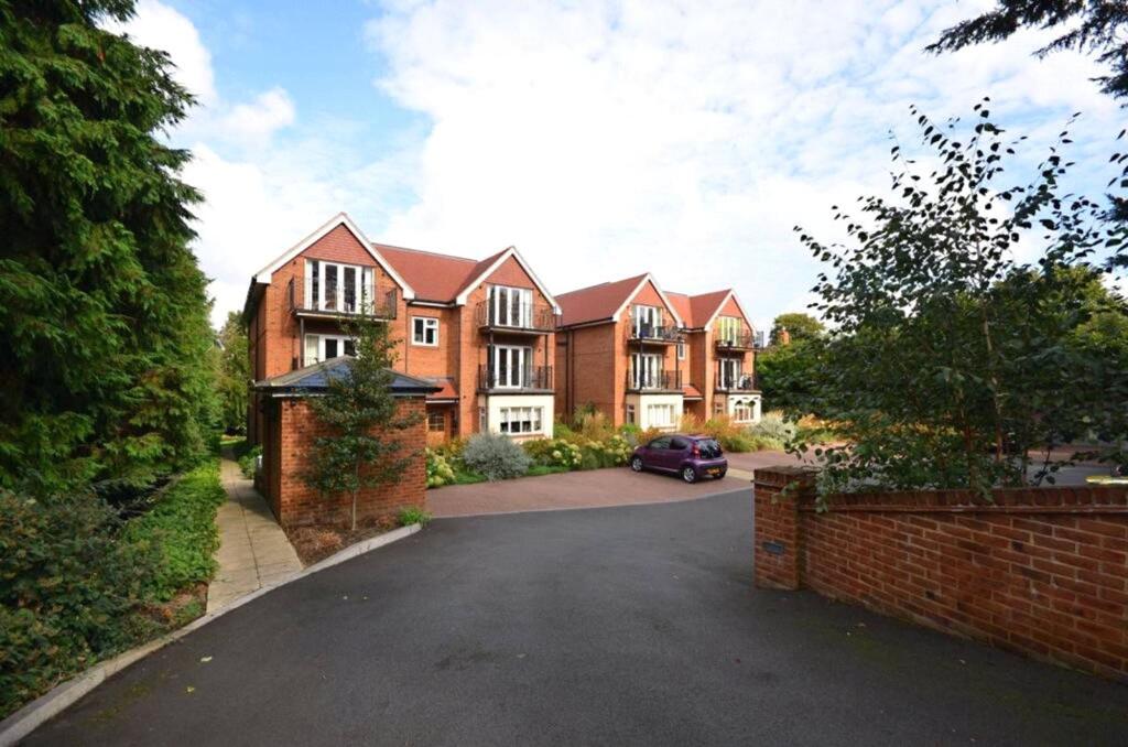 Main image of property: Epsom Road, Guildford, GU1