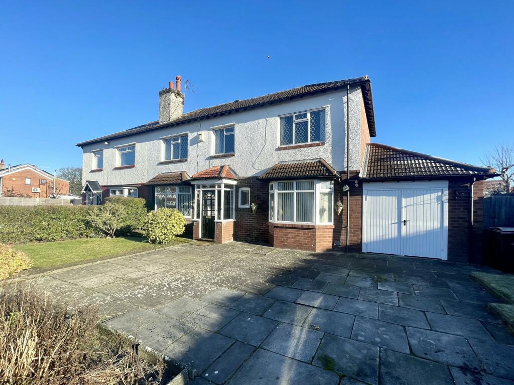 4 bedroom semidetached house for sale in Dunbar Road, Southport, Merseyside. PR8 4RL, PR8