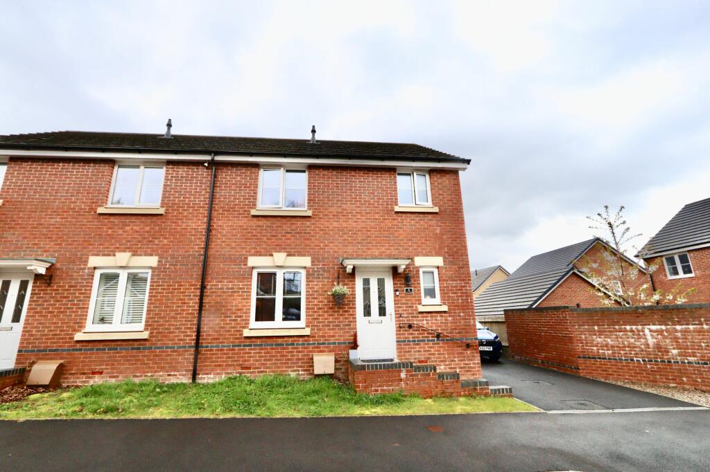 3 bedroom semidetached house for sale in Beech Avenue, Aberbargoed, CF81