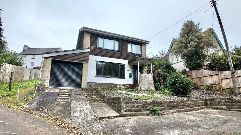 Main image of property: Pennar Close, Newbridge, NP11