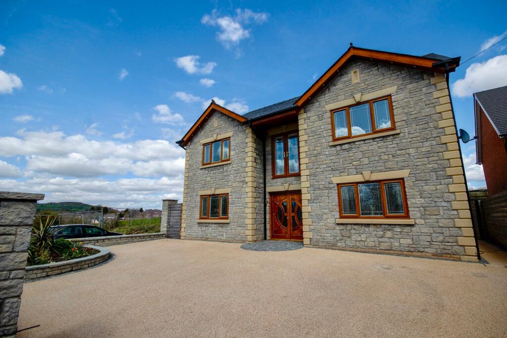 5 bedroom detached house for sale in Lon Ty Gwyn, Aberbargoed, CF81