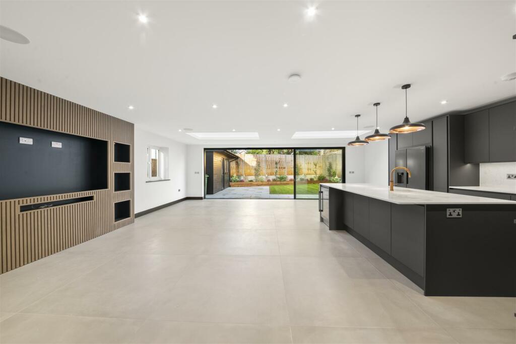 Main image of property: Deanway, Chalfont St. Giles