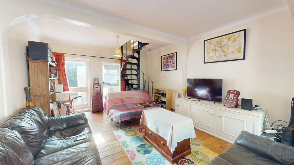 Additional property image - A two bedroom house on Howley Road, Croydon
