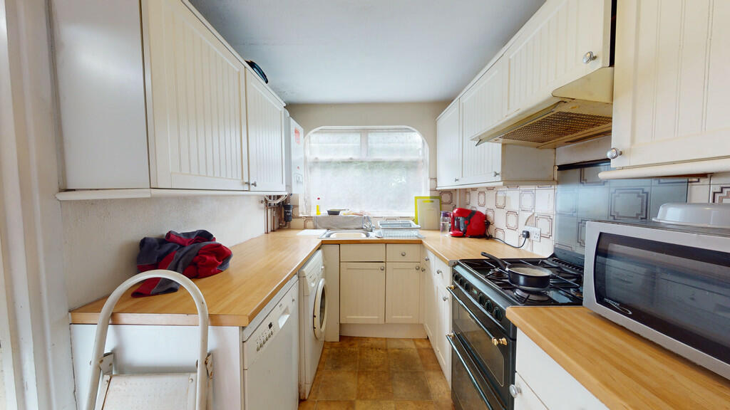 Additional property image - A two bedroom house on Howley Road, Croydon