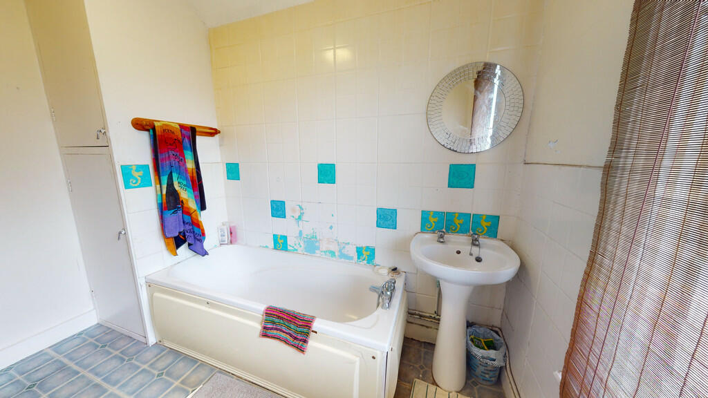 Additional property image - A two bedroom house on Howley Road, Croydon