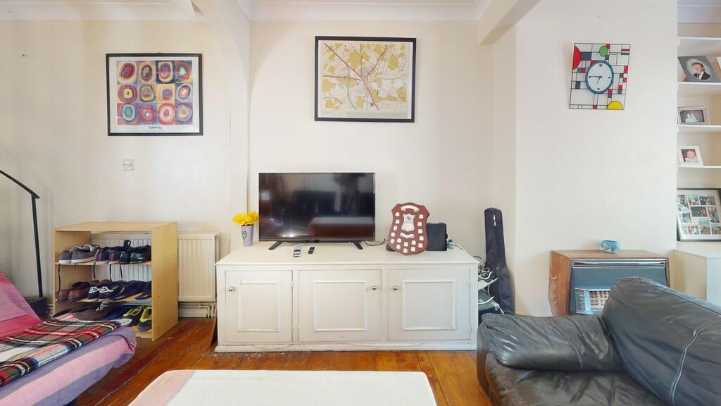 Additional property image - A two bedroom house on Howley Road, Croydon