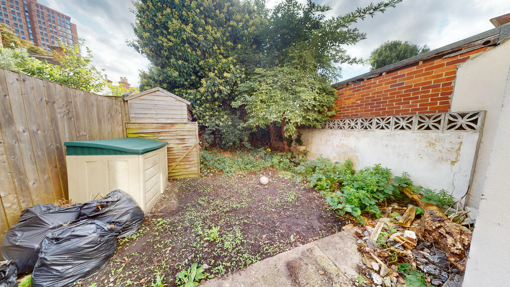 Additional property image - A two bedroom house on Howley Road, Croydon