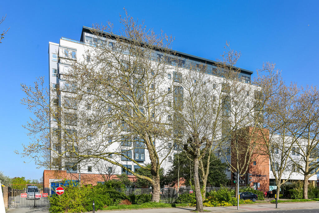 Main image of property: Two bed apartment for sale in Norbury