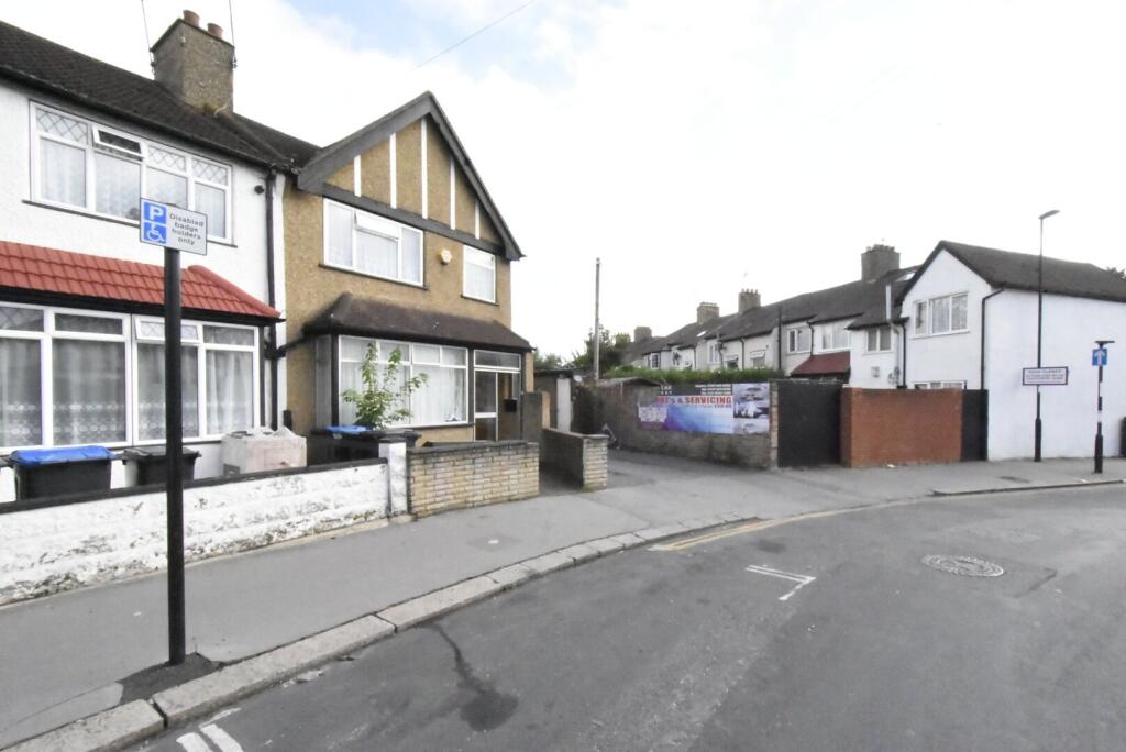 Main image of property: Midhurst Avenue, Croydon, CR0 