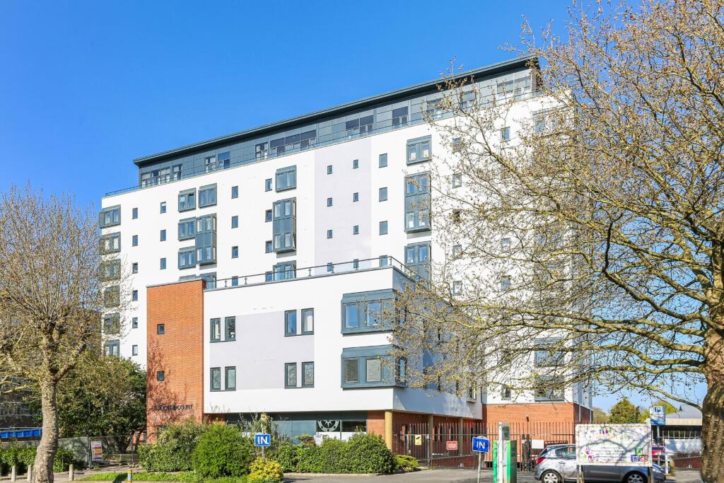 Main image of property: 1258 London Road, London, SW16 