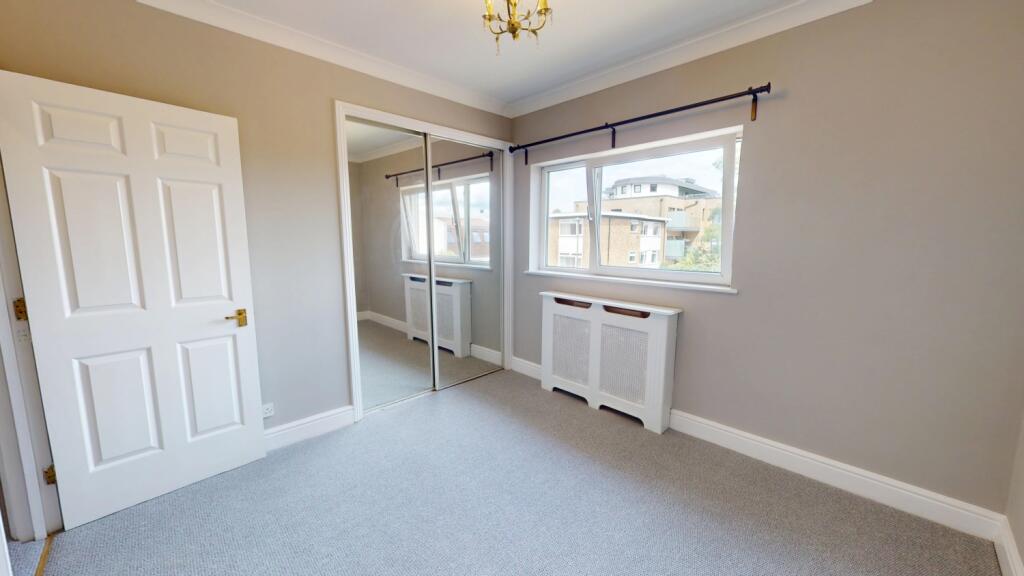 Main image of property: 1 Bedroom Flat in Wimbledon 