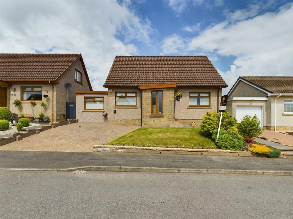 3 bedroom detached house for sale in Banfield Drive, Holmhead, KA18