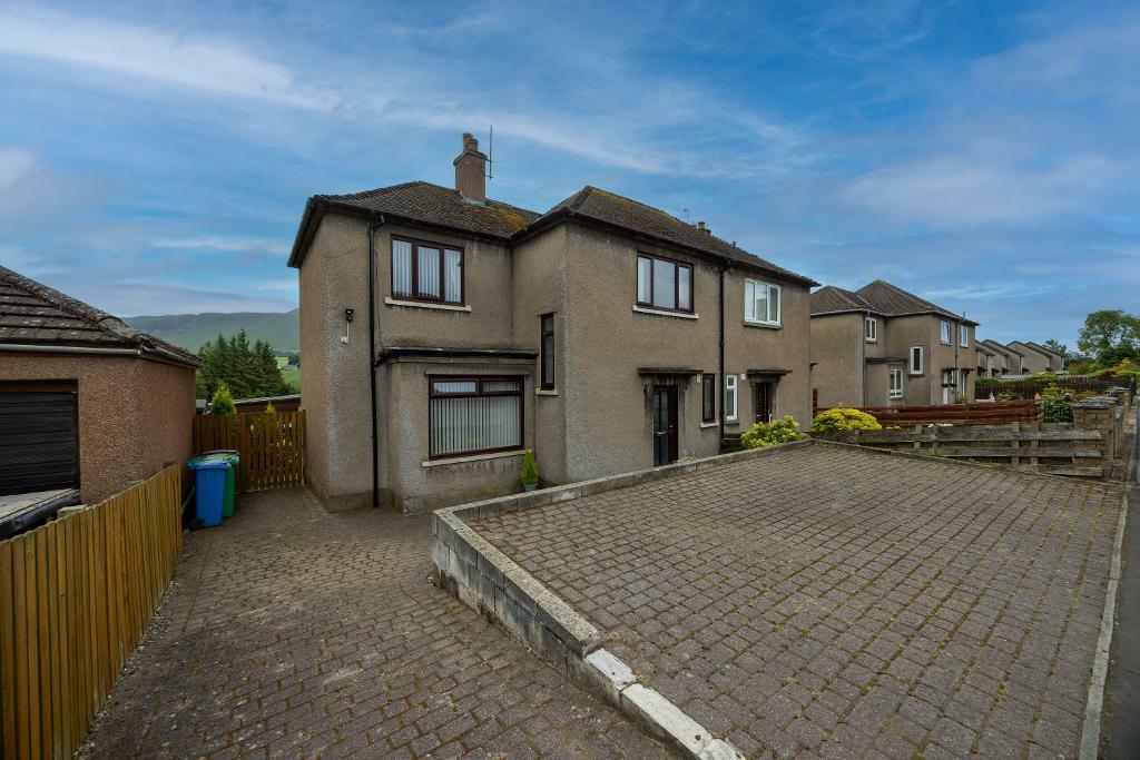 3 bedroom semidetached house for sale in Bower Park, Gateside, KY14