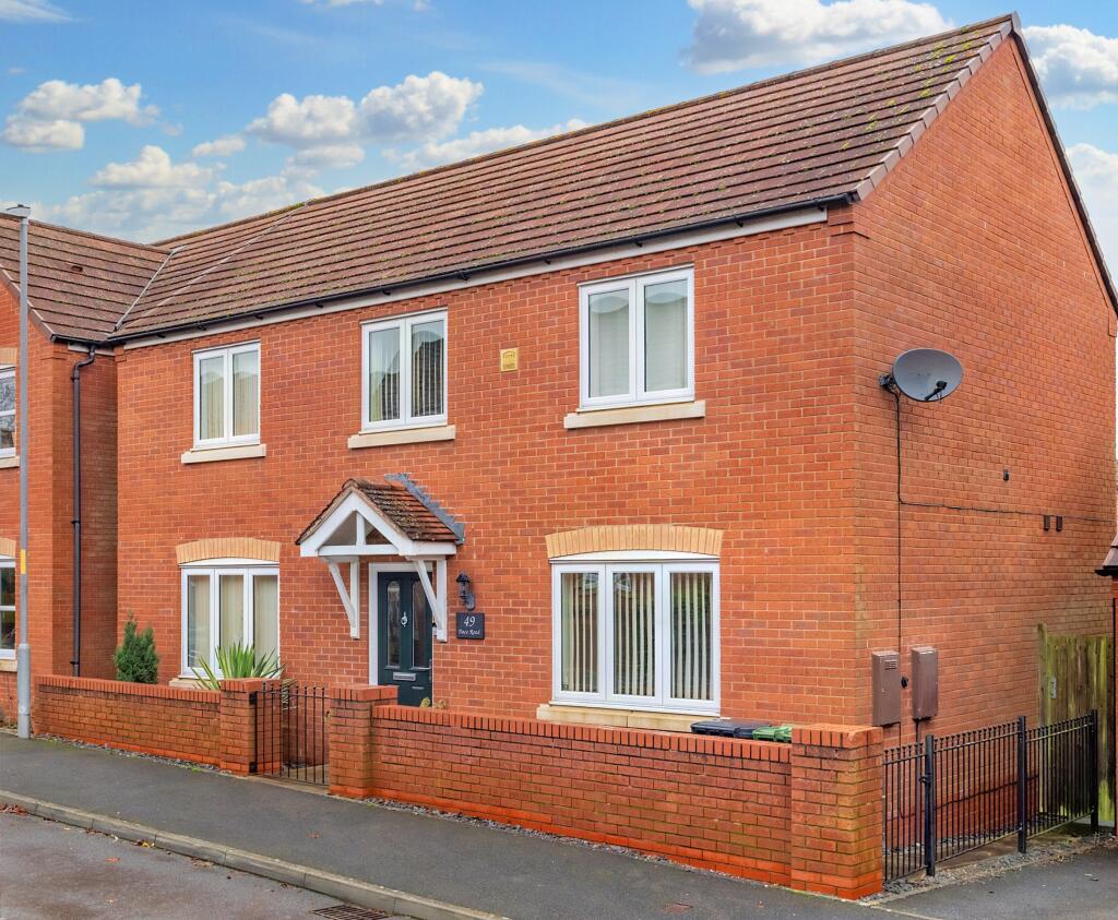 4 bedroom detached house for sale in Dace Road, Broomhall, Worcester, Worcestershire., WR5