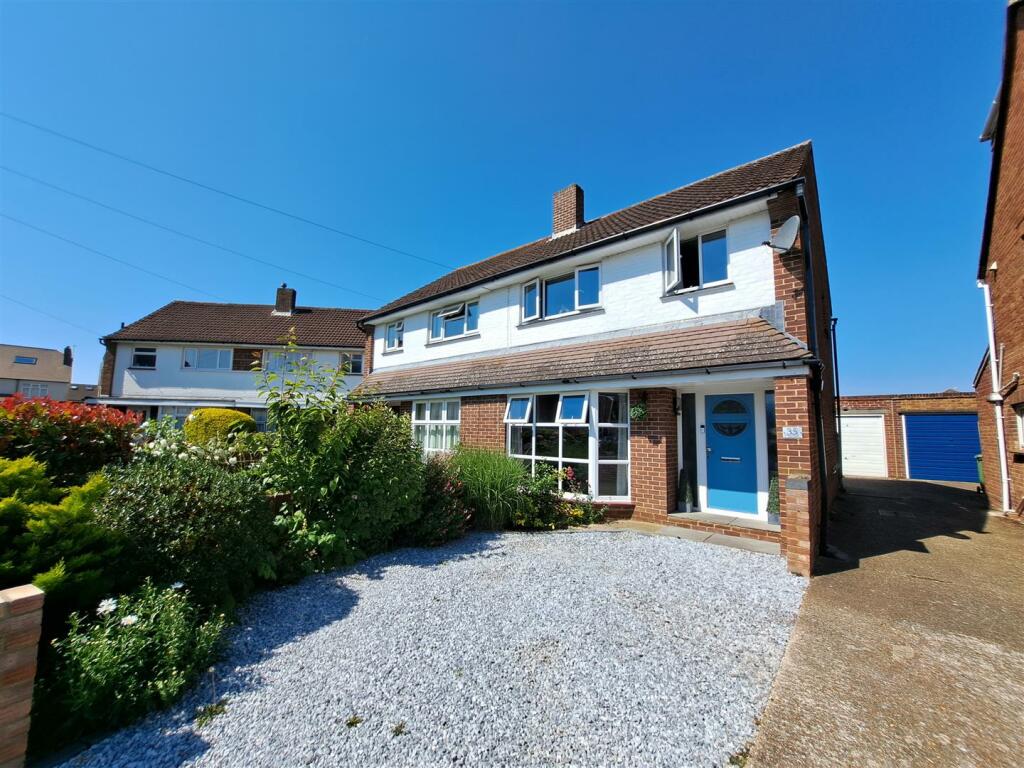 3 bedroom semidetached house for sale in Southbourne Avenue, Drayton, PO6