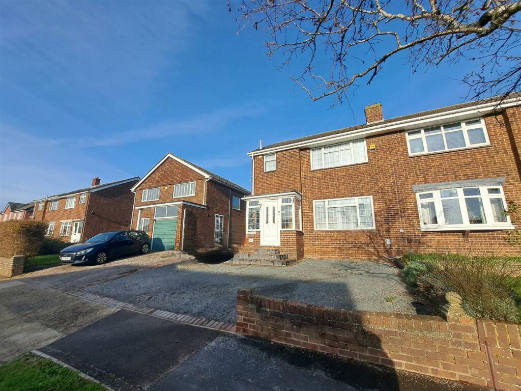 3 bedroom semi-detached house for sale in Linden Lea, Portchester, PO16