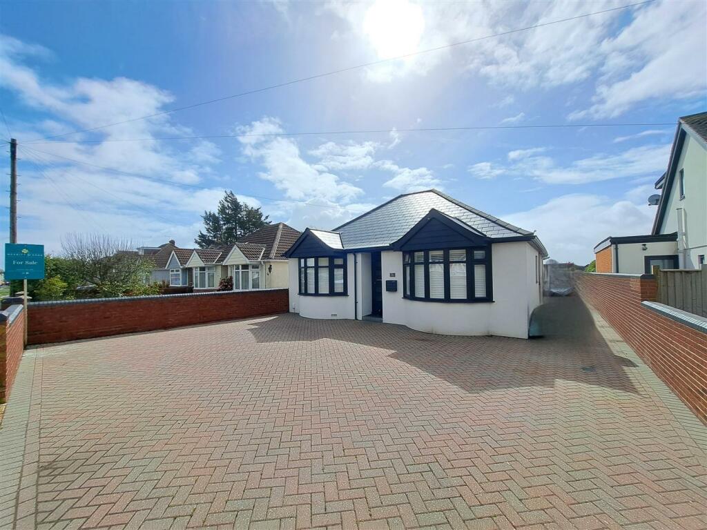 3 bedroom detached bungalow for sale in The Crossway, Portchester, PO16