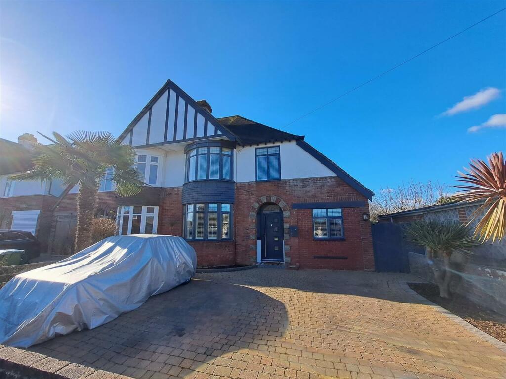 3 bedroom semidetached house for sale in Westlands Grove, Portchester