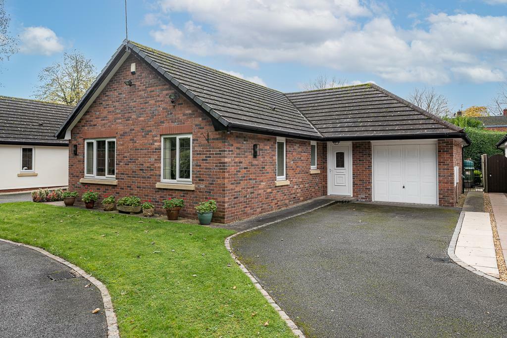 2 bedroom detached bungalow for sale in Swanlow Lane, Winsford, CW7