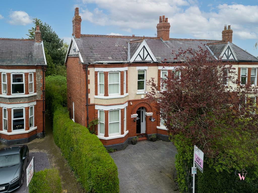 5 bedroom semidetached house for sale in Swanlow Lane, Winsford, CW7