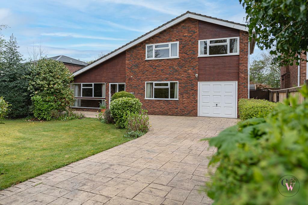 4 bedroom detached house for sale in Darnhall School Lane, Winsford, CW7