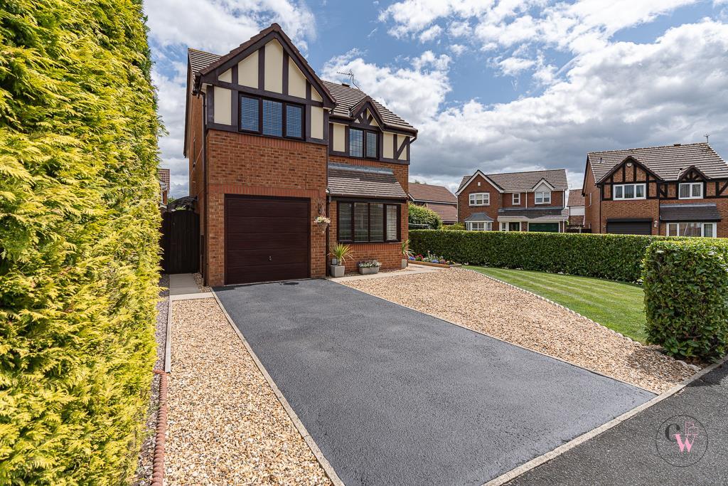 4 bedroom detached house