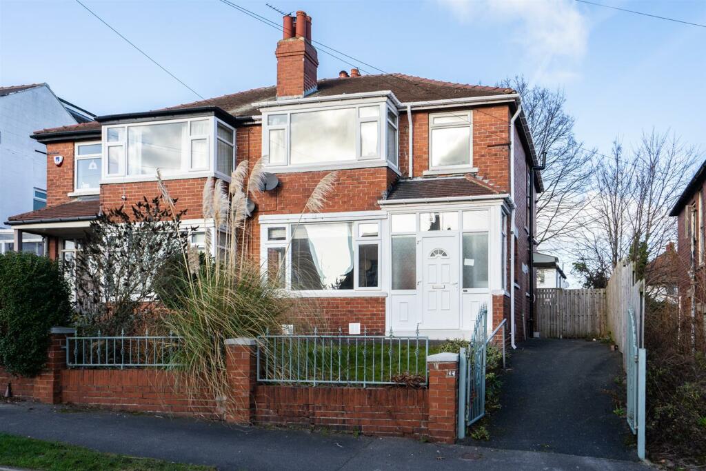 3 bedroom semidetached house for sale in St. Martins Avenue, Chapel